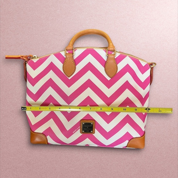 Authentic Dooney & Bourke Pink White Chevron Satchel Tote Strap Barbie Girly Y2K - Picture 13 of 16